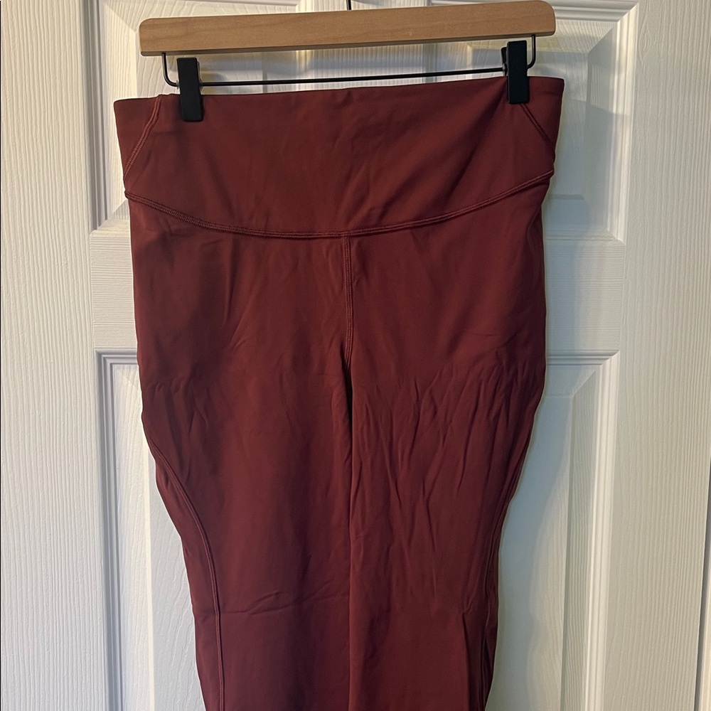 Lululemon Base Pace 25”